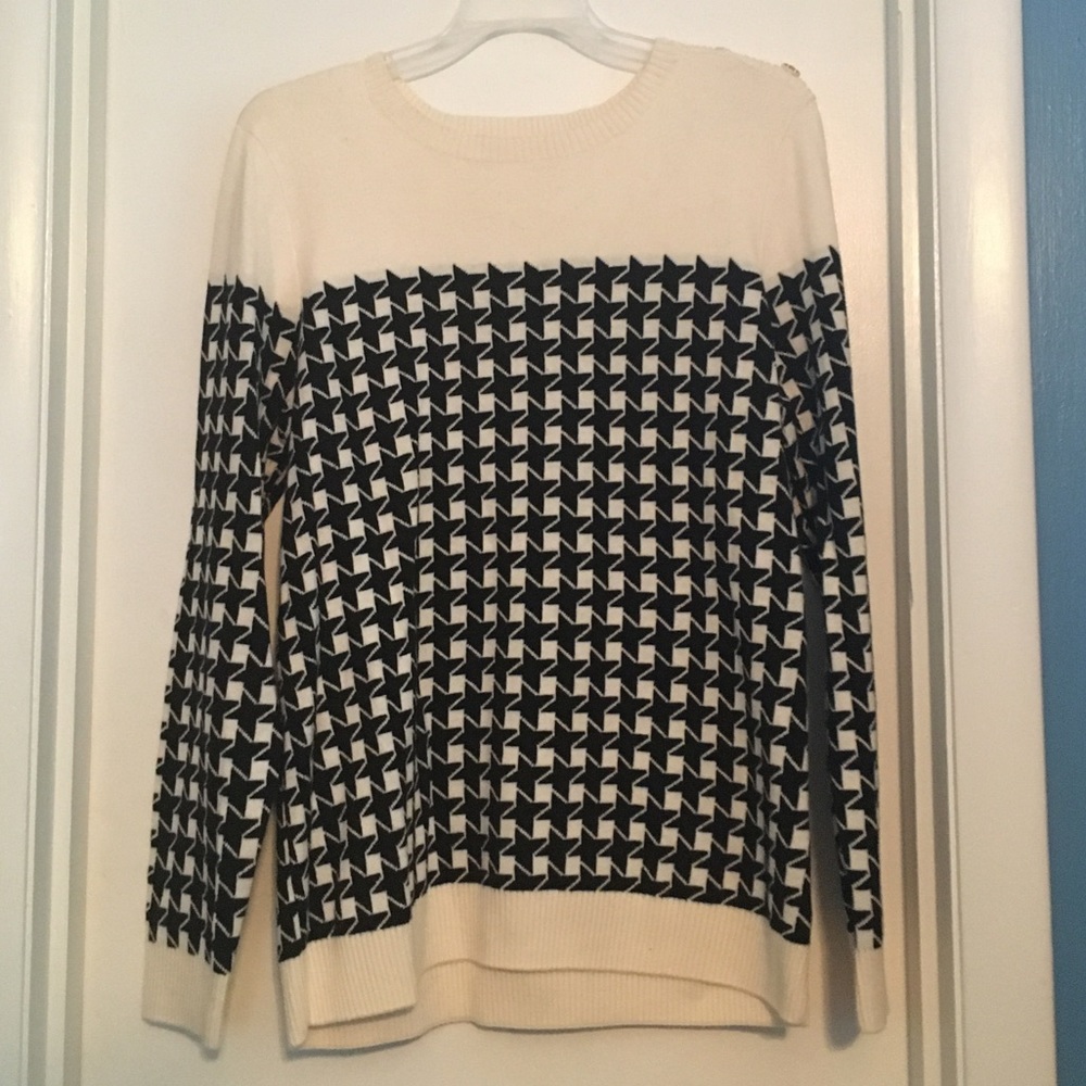 Large houndstooth sweater-black and cream